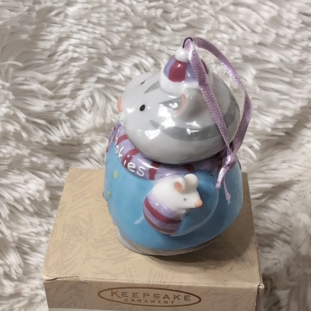 Hallmark 1996 Keepsake Ornament Cookie Jar Friends Carmen Cat Showcase